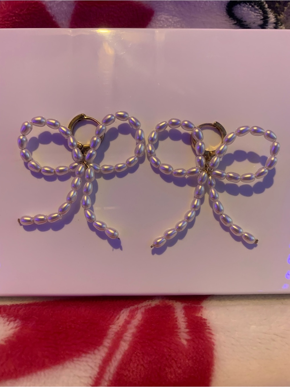Pearl Bow Earrings - Iridescent White Pearls